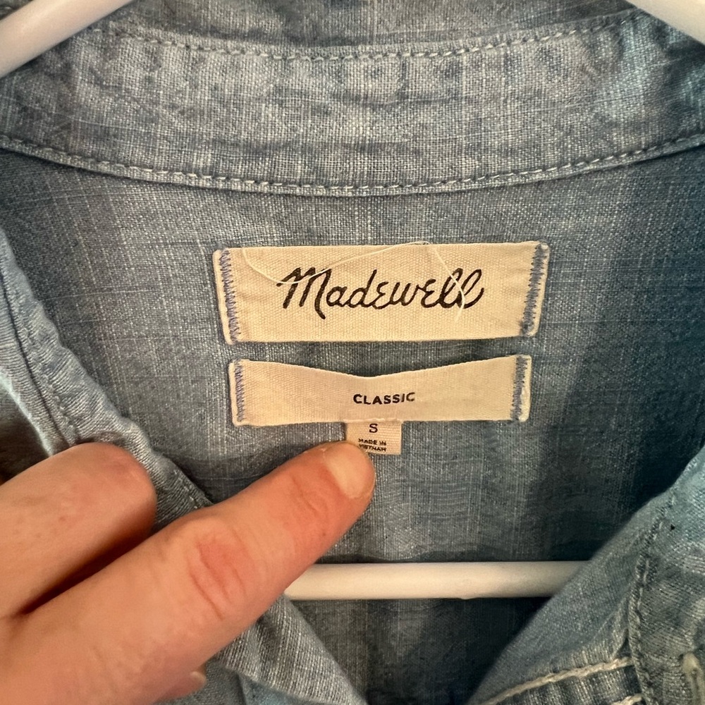 Madewell Chambray Button up shirt - Picture 2 of 3